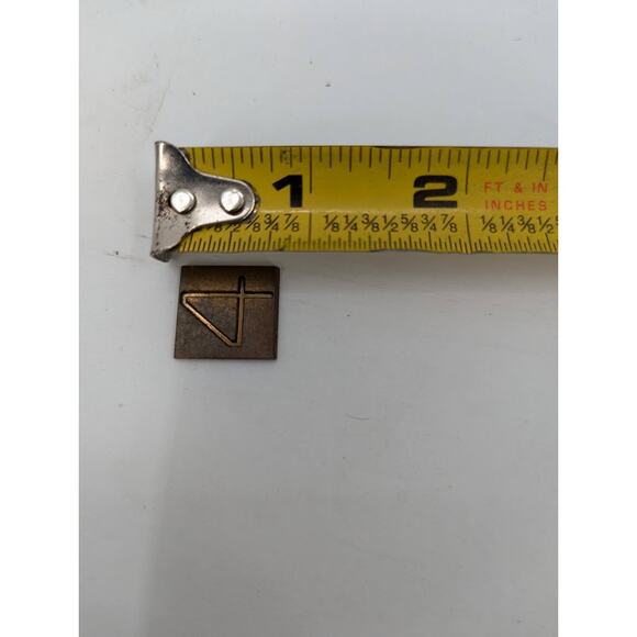 Gravograph Miscellaneous BRASS letters Typeset Printer 3/4" tall 2 LBS woodbox - Picture 8 of 9